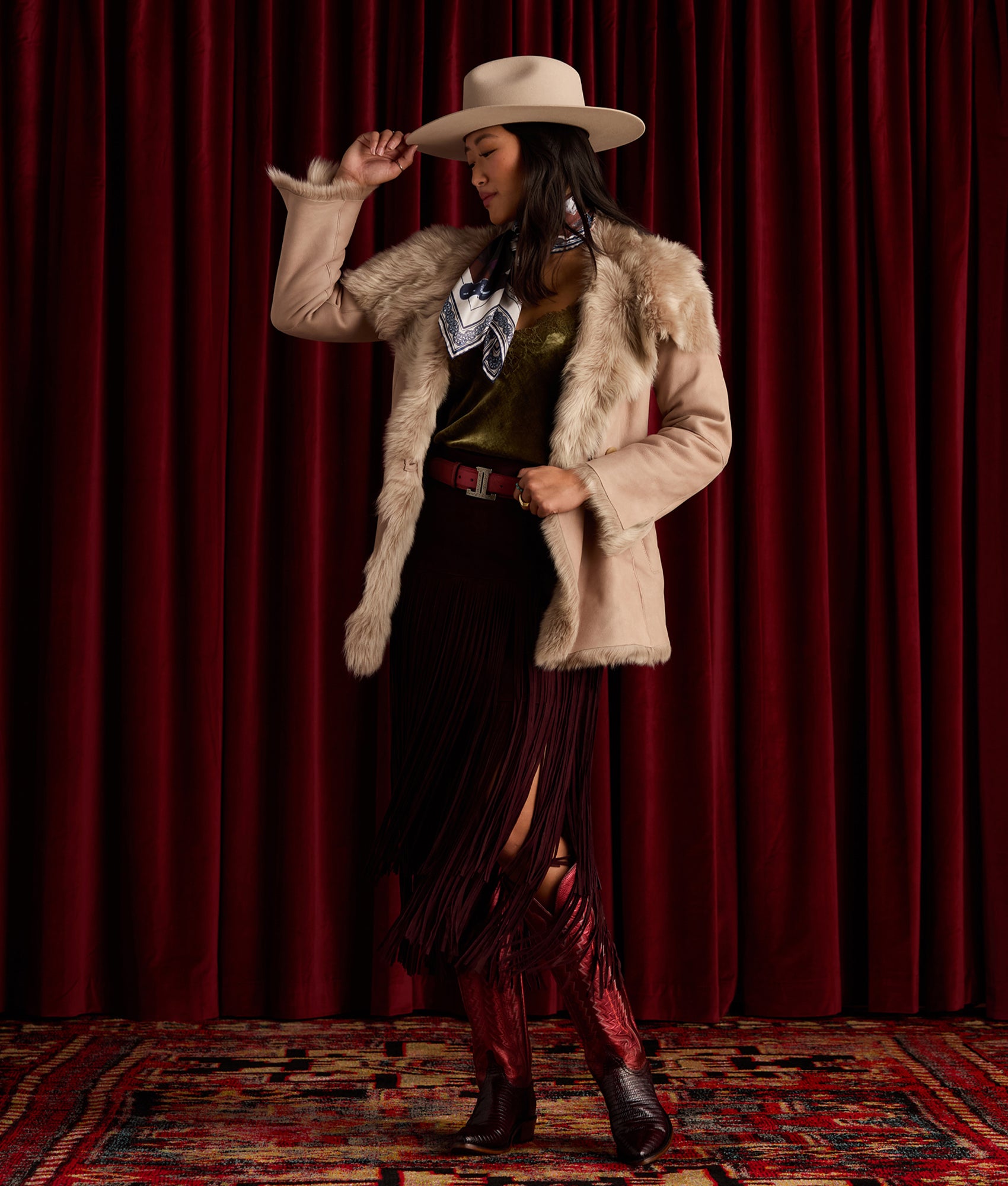 Women's Mirrored L Belt :: Wine - Image 5