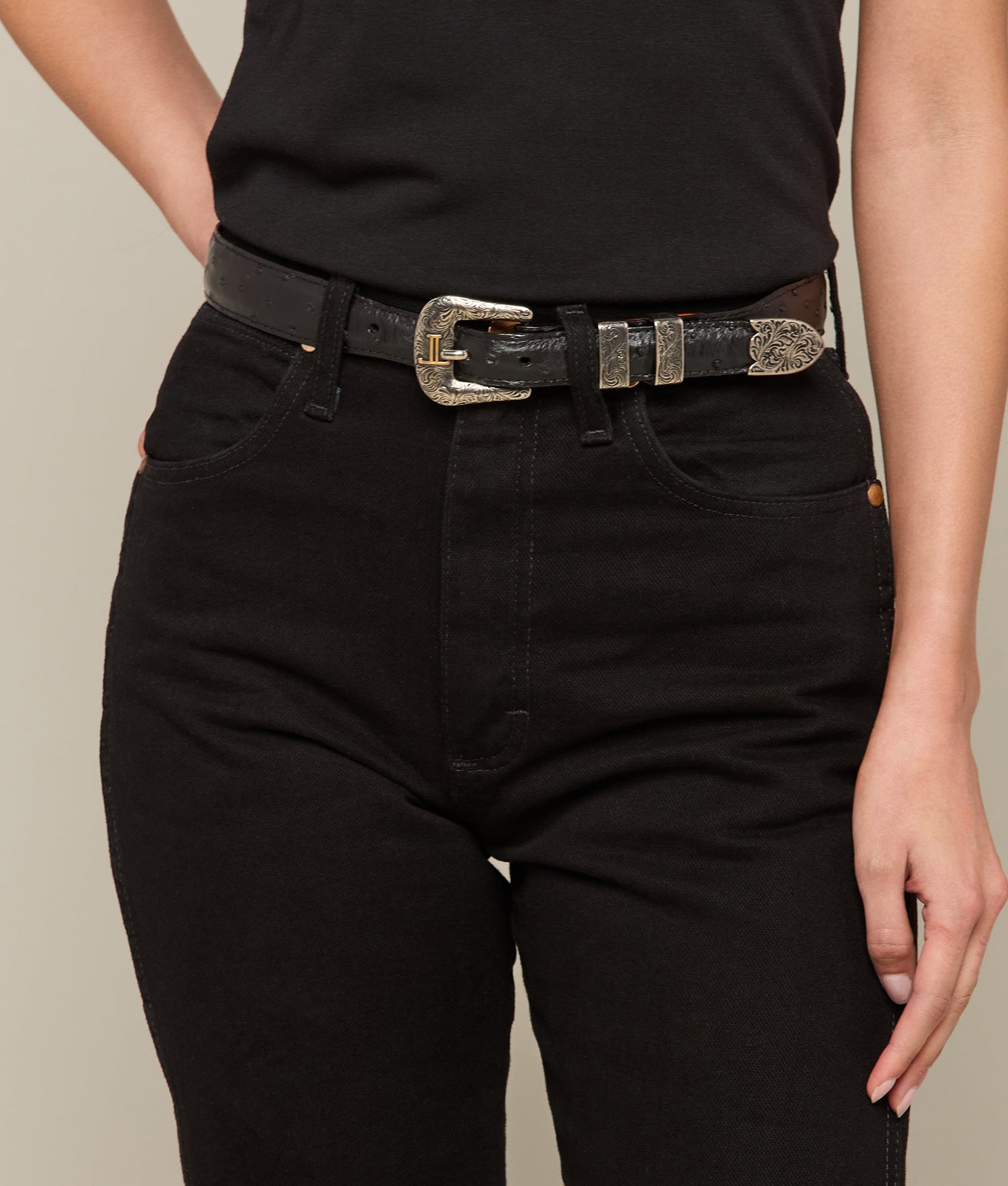 Full Quill Ostrich Tapered :: Black - Image 2